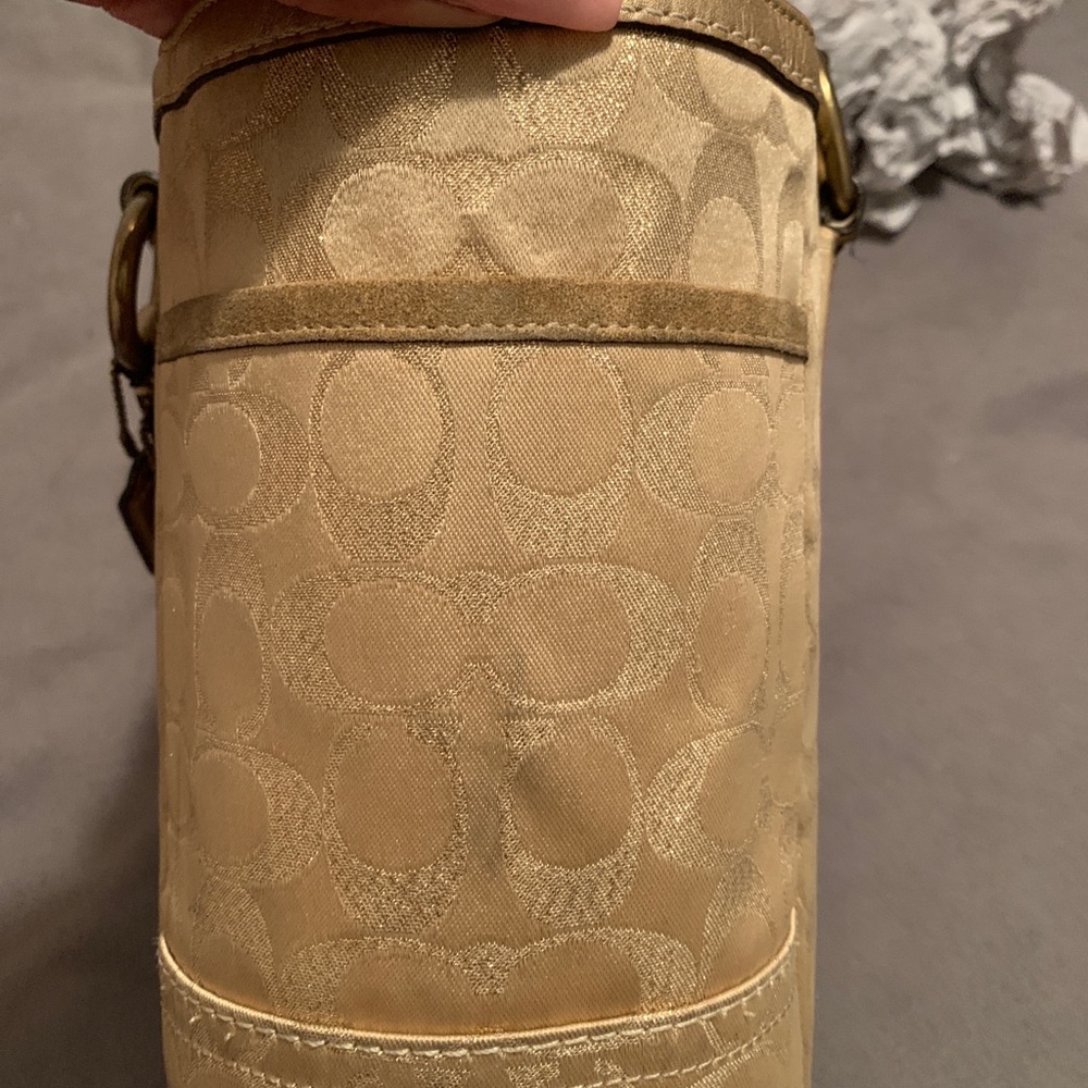 Authentic coach purse - Picture 2 of 3